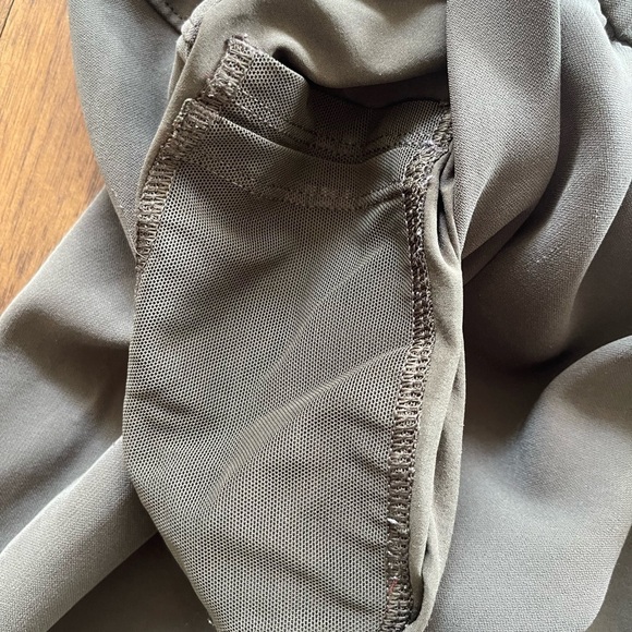 Lululemon On The Fly Jogger - Picture 9 of 16